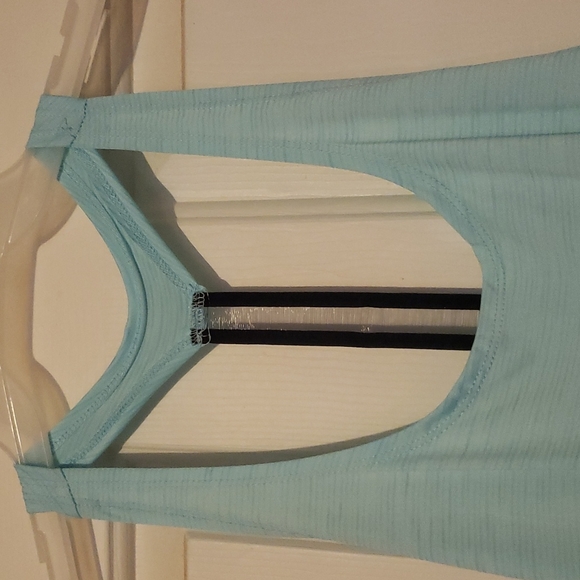 NWT Avia workout top - Picture 2 of 3
